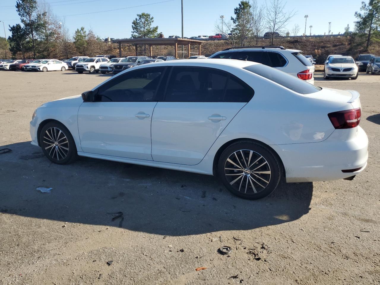 2016 Volkswagen Jetta - Image 2