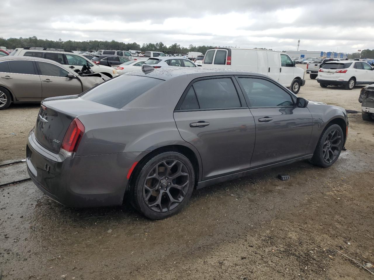 2019 Chrysler 300 - Image 3