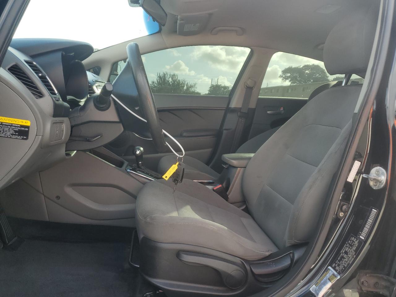 2017 Kia Forte - Image 7