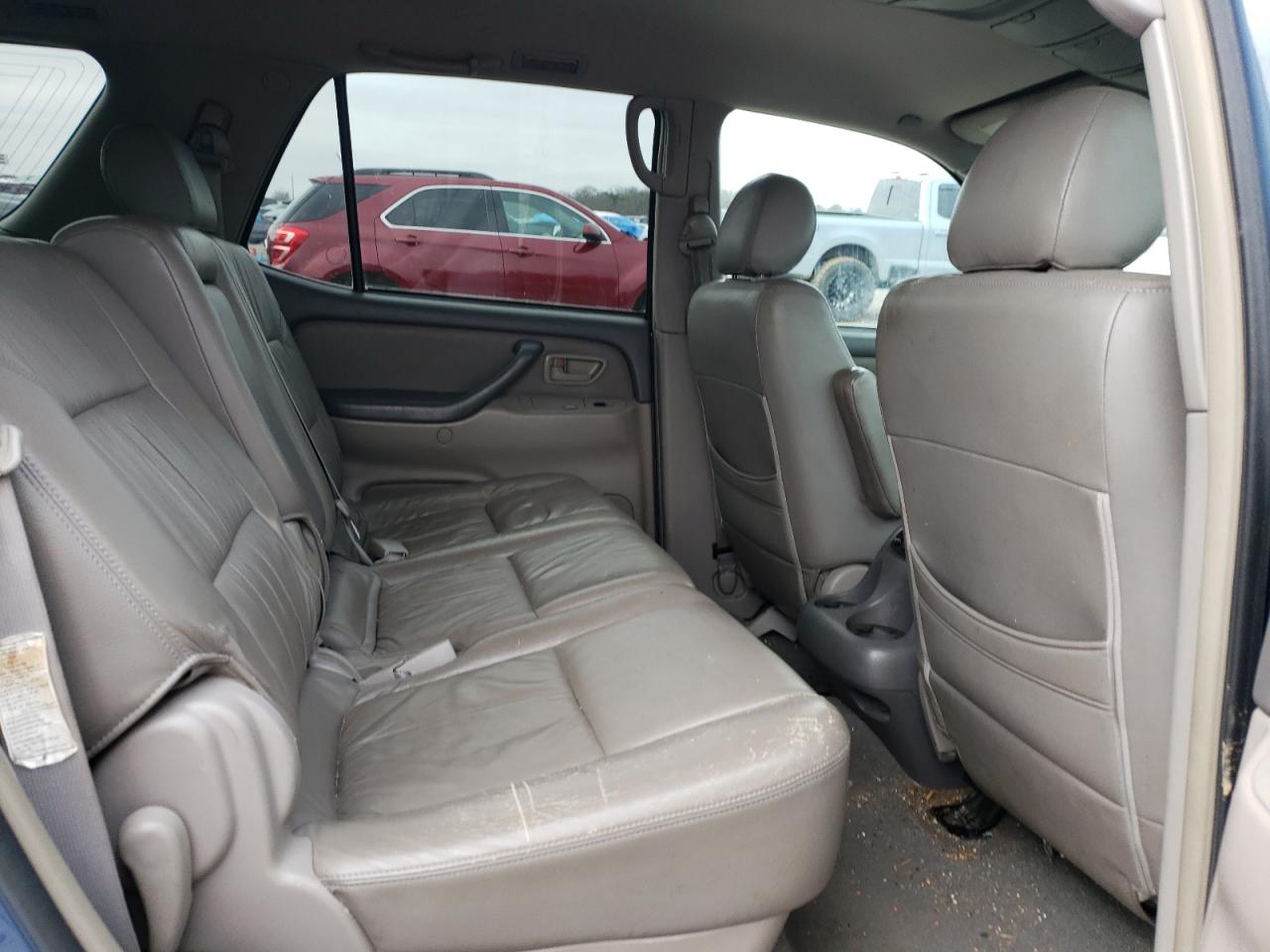 2007 Toyota Sequoia - Image 11