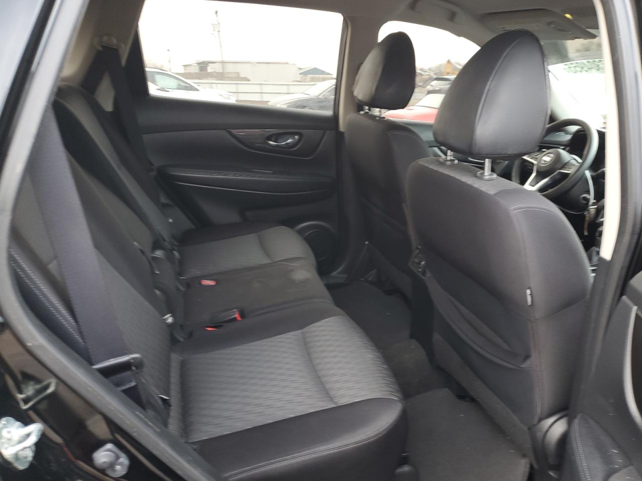 2018 Nissan Rogue - Image 11