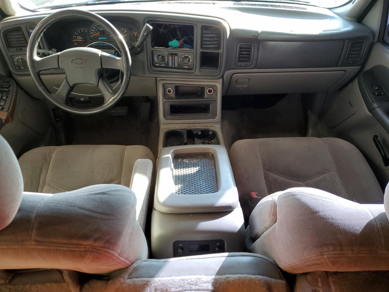 2003 Chevrolet Tahoe - Image 8