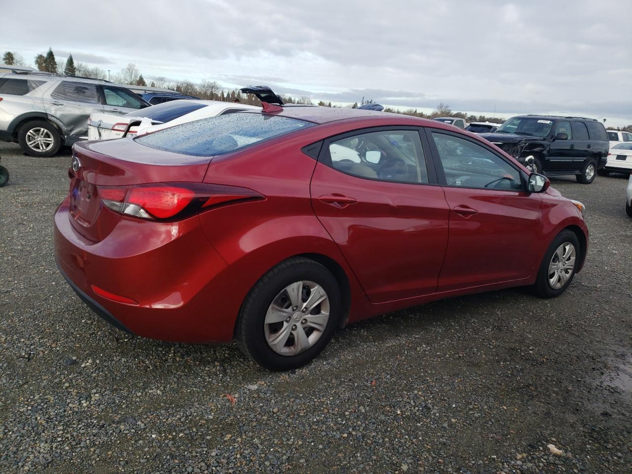 2016 Hyundai Elantra - Image 3
