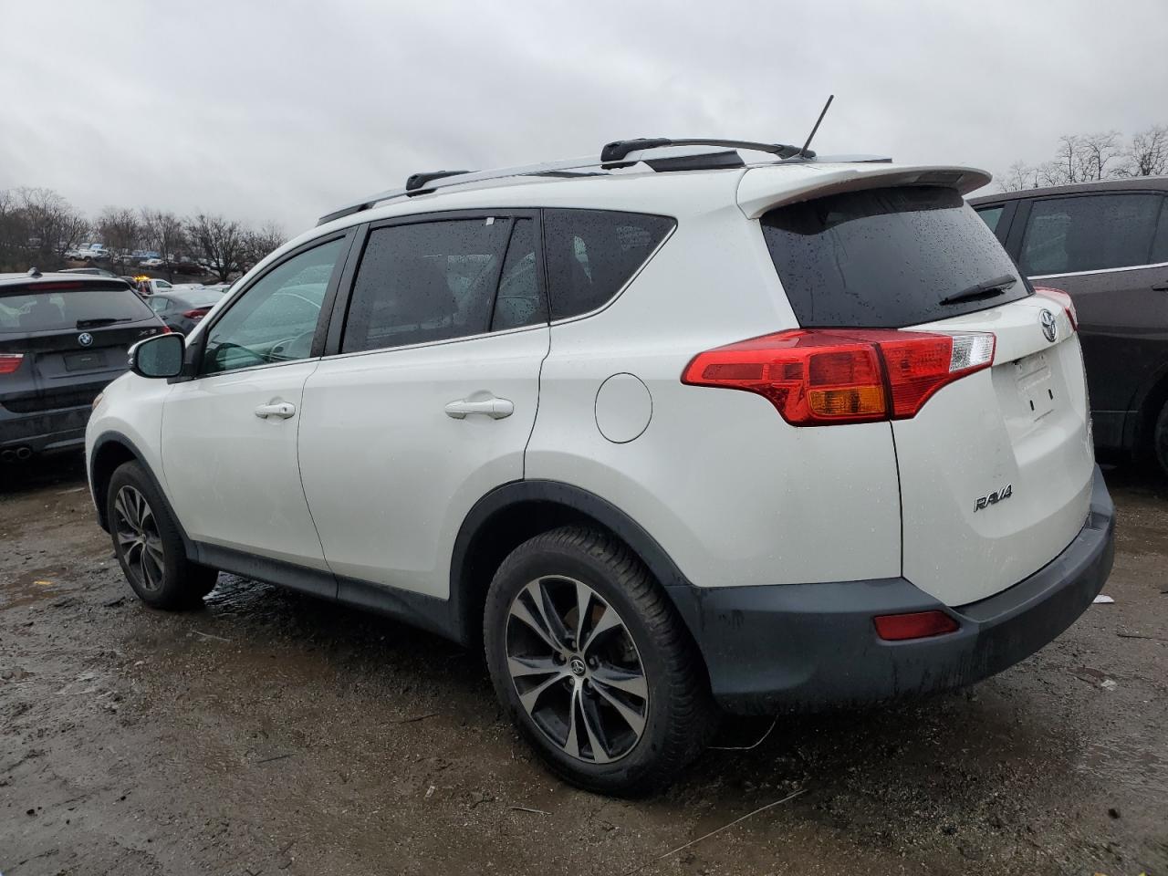 2015 Toyota RAV 4 - Image 2