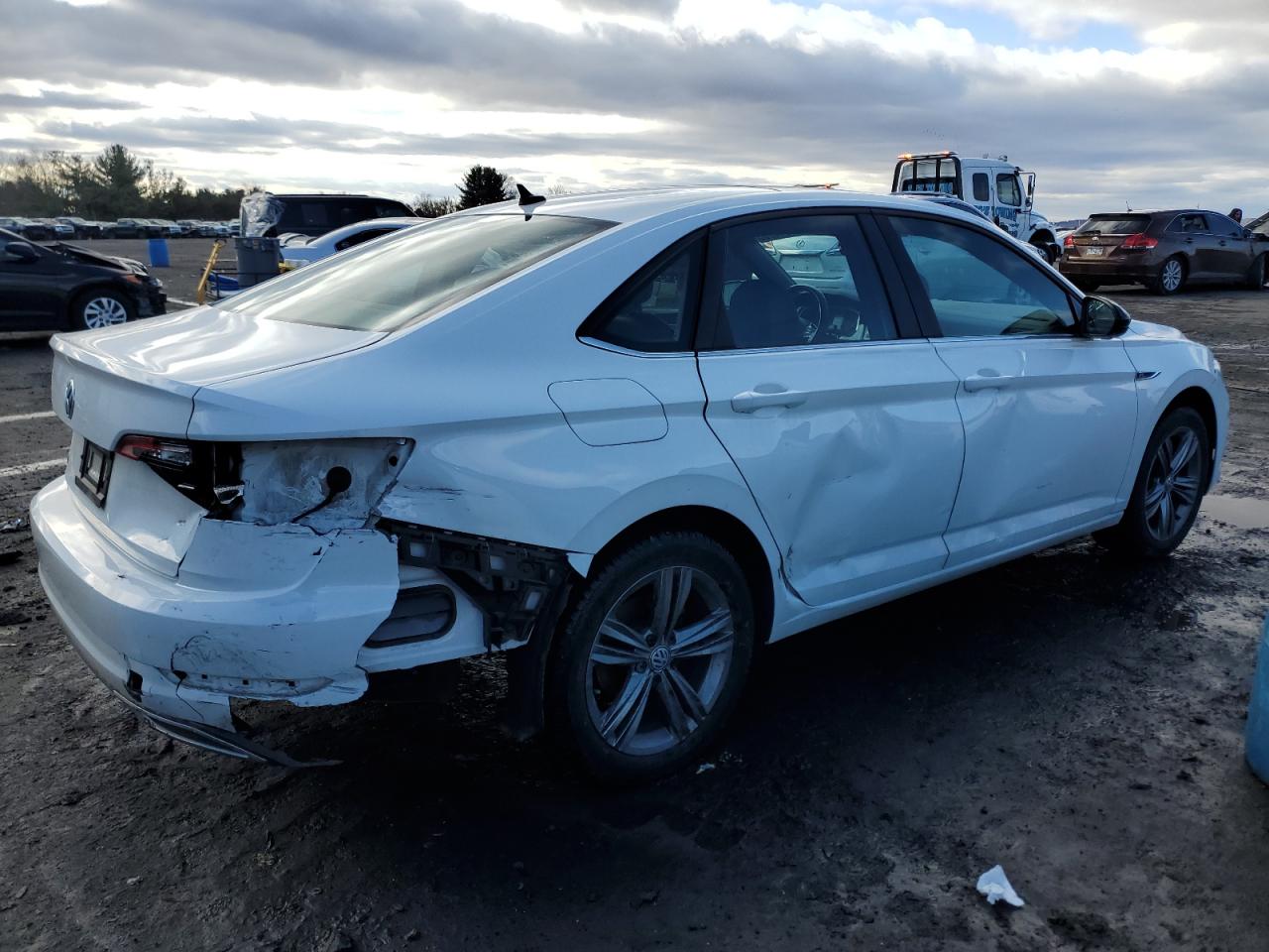 2019 Volkswagen Jetta - Image 3