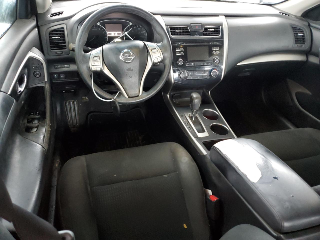 2015 Nissan Altima - Image 8