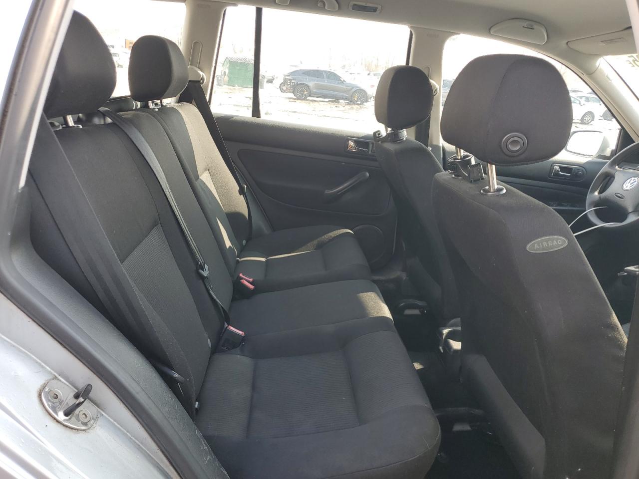 2004 Volkswagen Jetta - Image 10