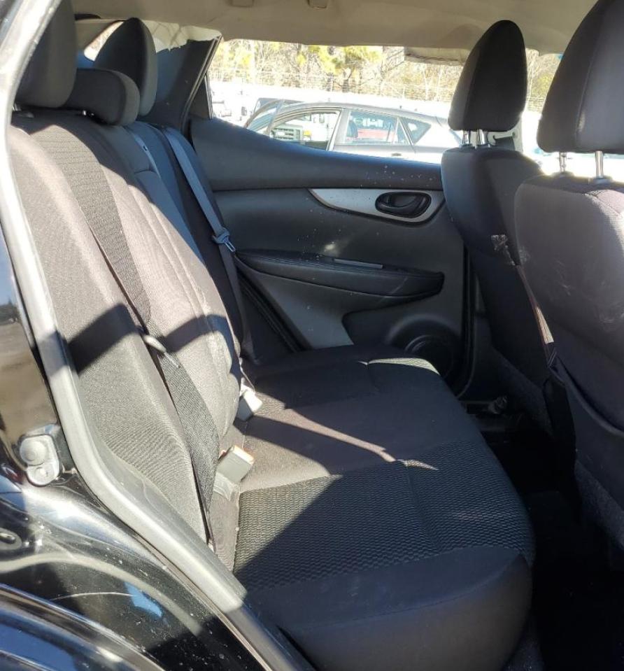 2018 Nissan Rogue - Image 11
