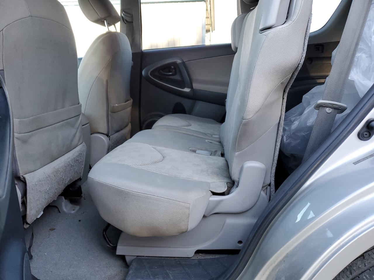 2011 Toyota RAV 4 - Image 11