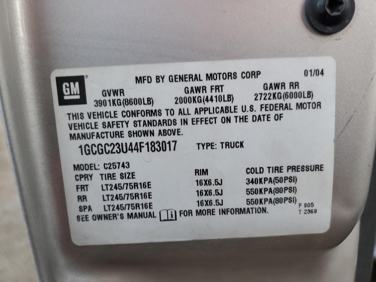 2004 Chevrolet Silverado - Image 12