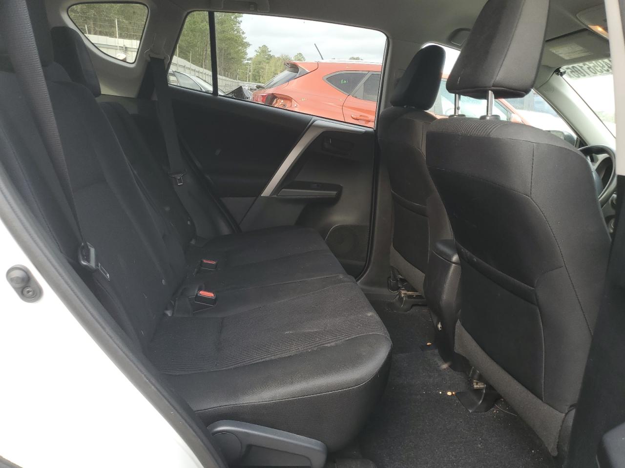 2016 Toyota RAV 4 - Image 10