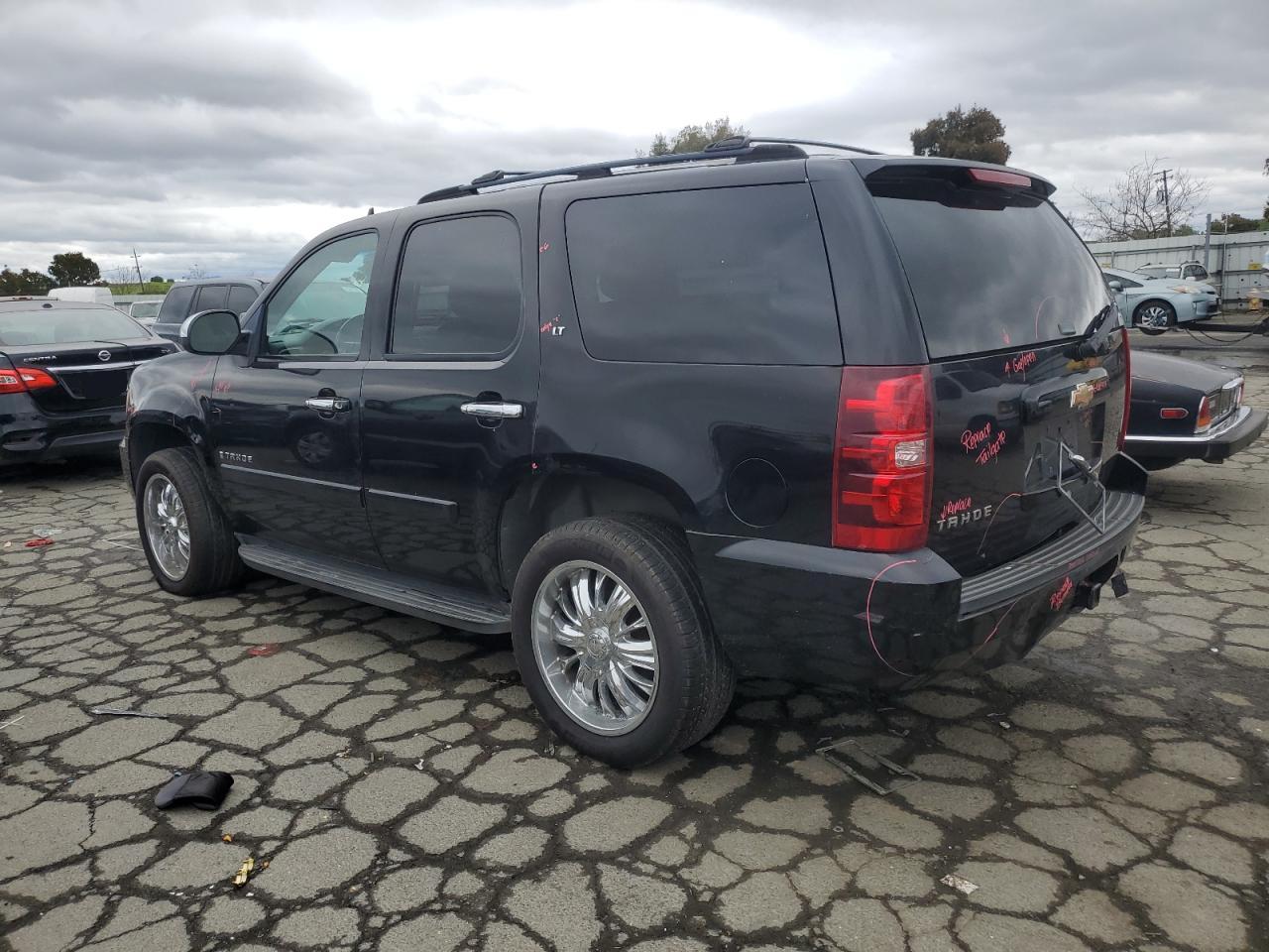 2007 Chevrolet Tahoe - Image 2