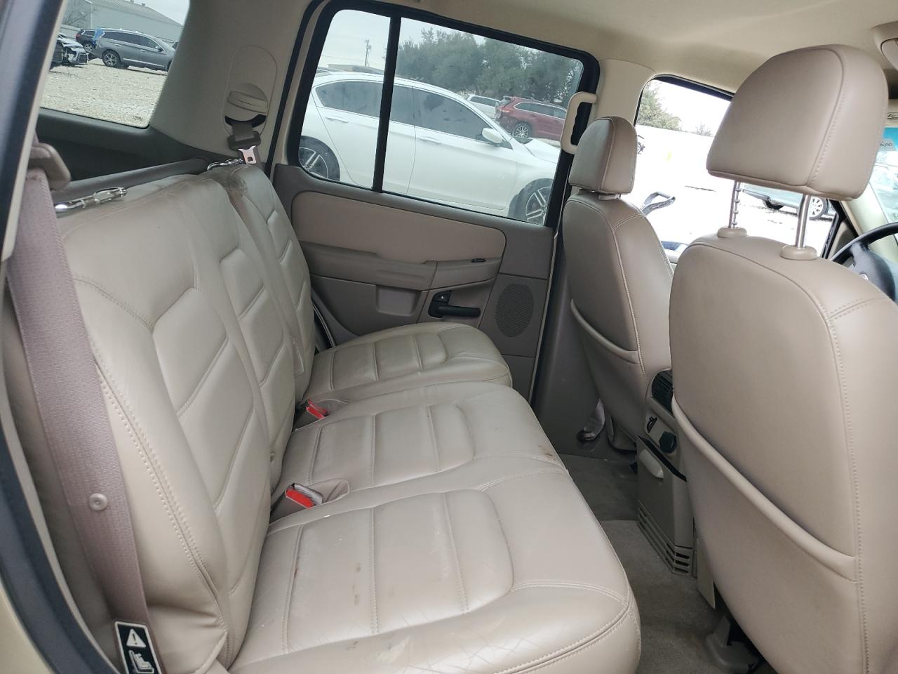 2002 Ford Explorer - Image 11
