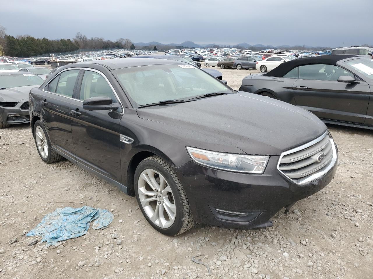 2013 Ford Taurus - Image 4