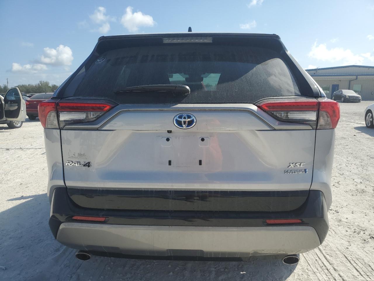 2024 Toyota RAV 4 - Image 6
