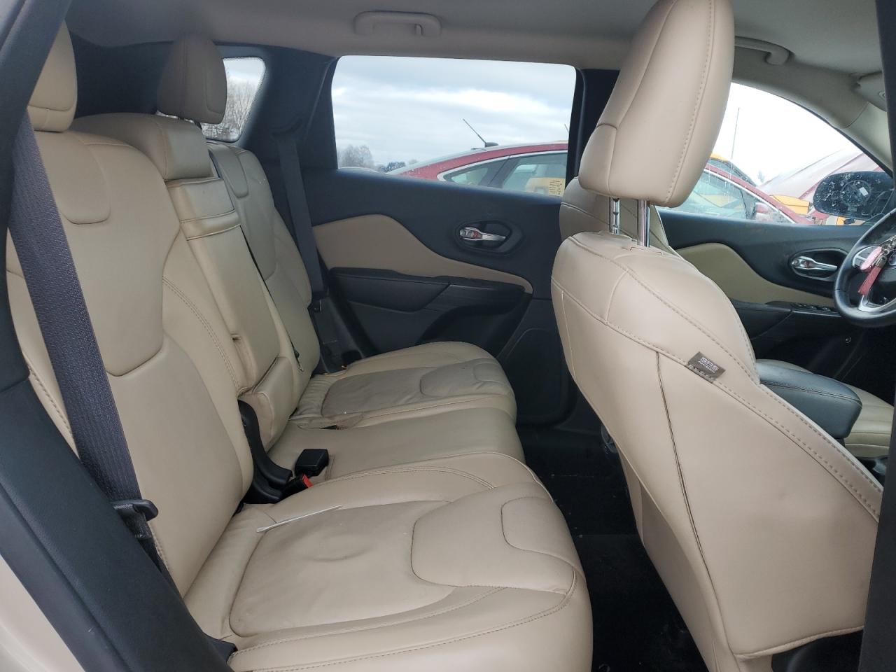 2015 Jeep Grand Cherokee - Image 11