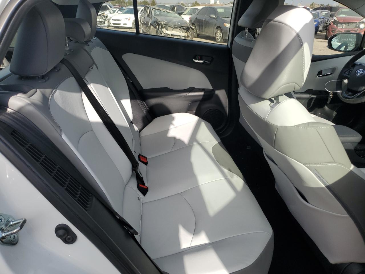 2022 Toyota Prius - Image 11