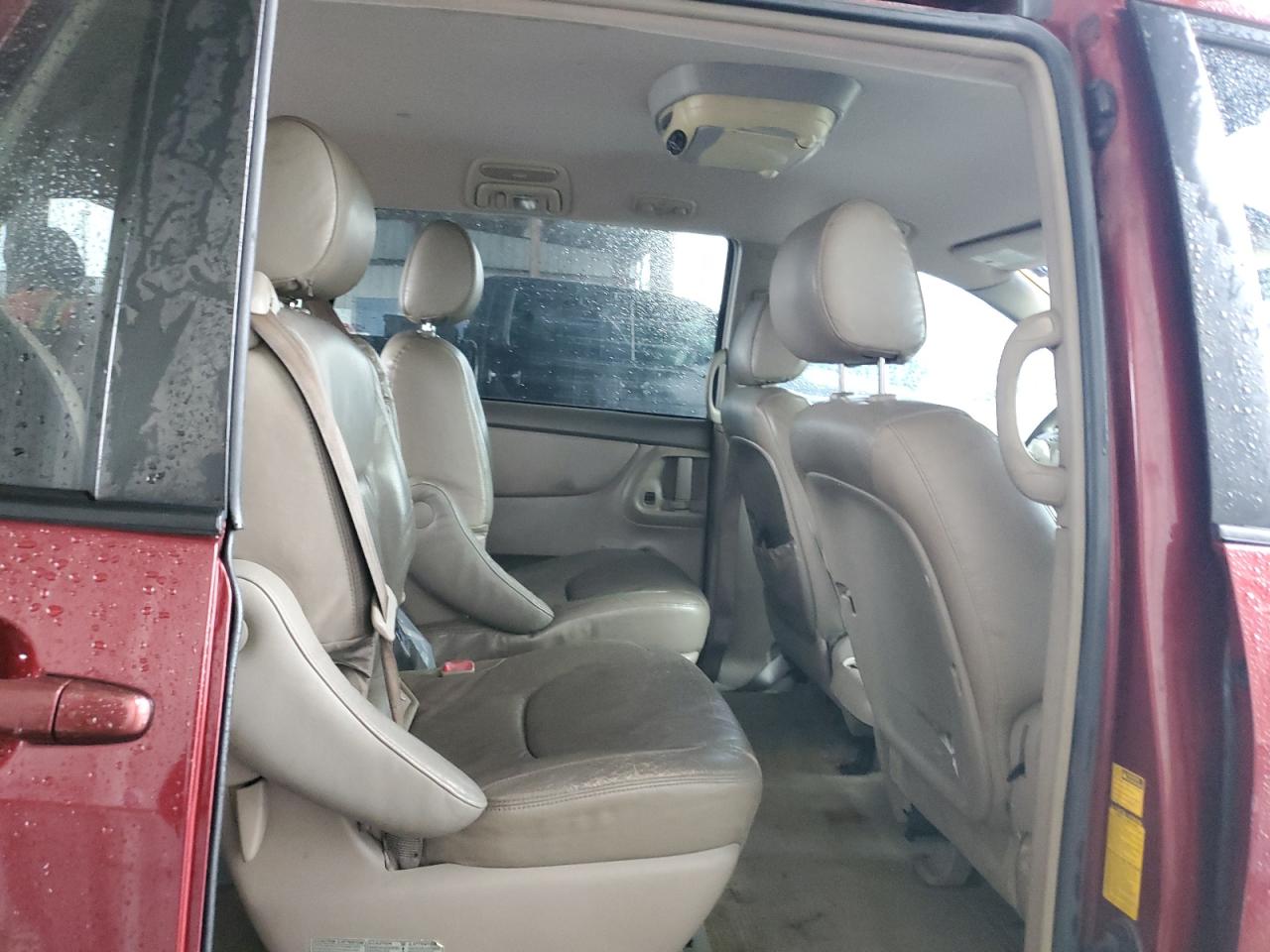 2005 Toyota Sienna - Image 11