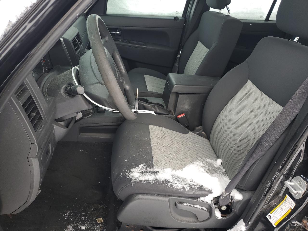 2010 Jeep Liberty (North America) - Image 7