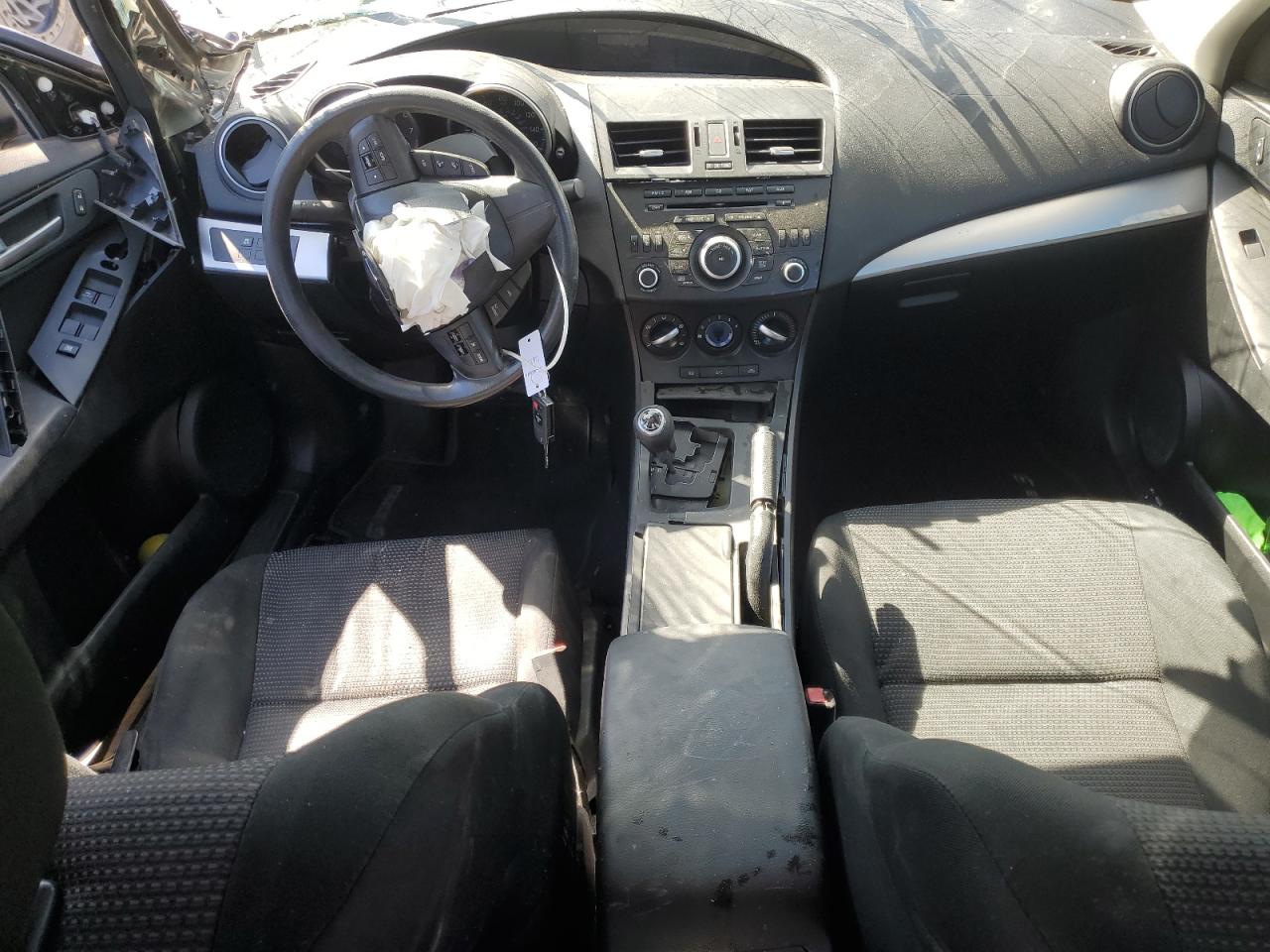 2013 Mazda 3 - Image 8