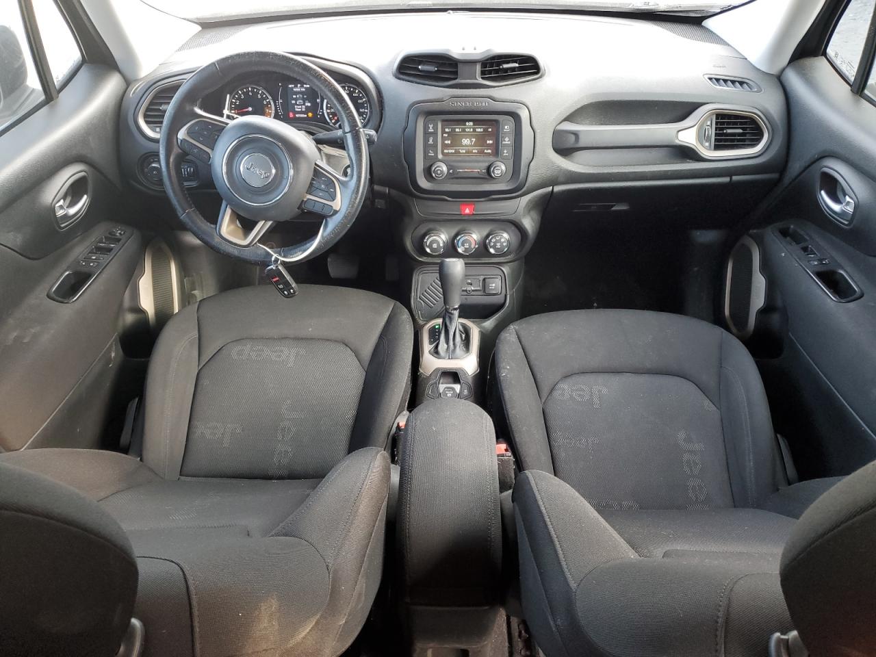 2017 Jeep Renegade - Image 8
