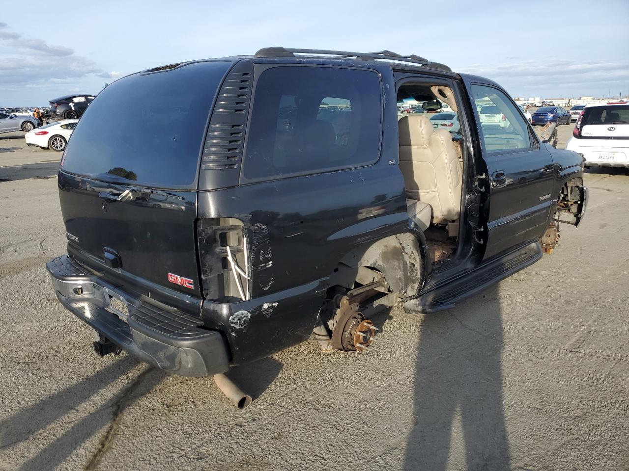 2004 GMC Yukon - Image 3
