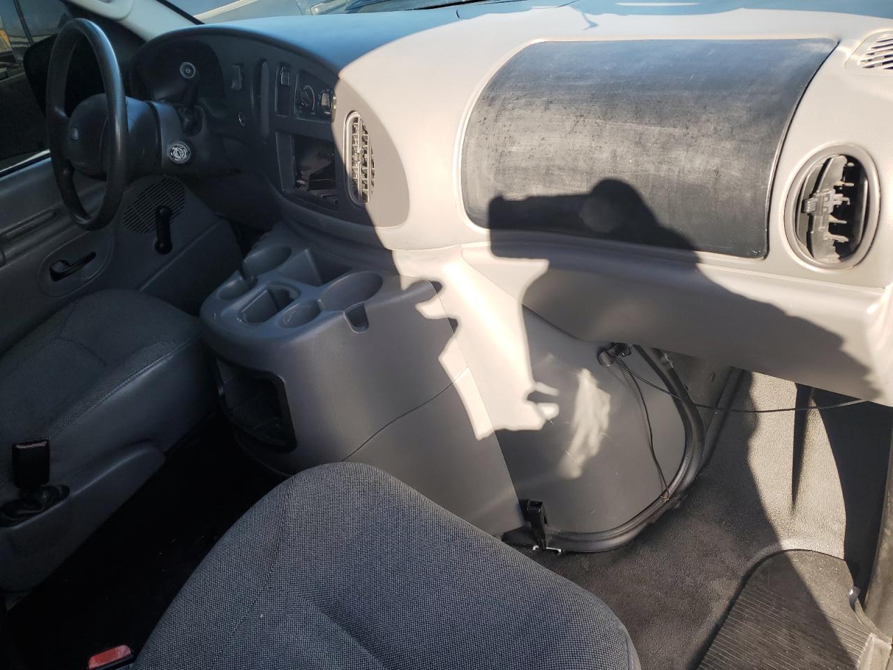 2003 Ford Econoline - Image 8
