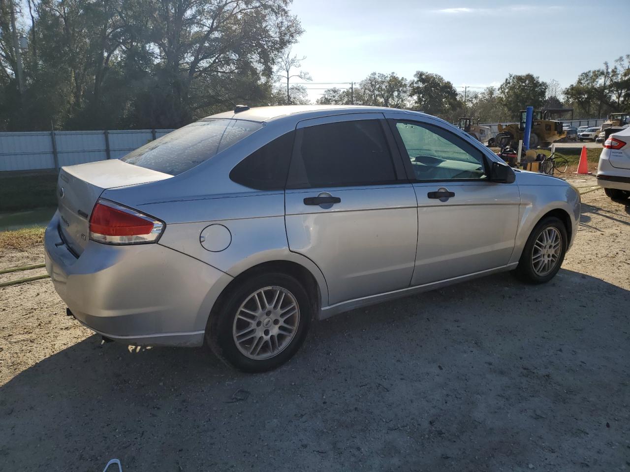 2010 Ford Focus - Image 3