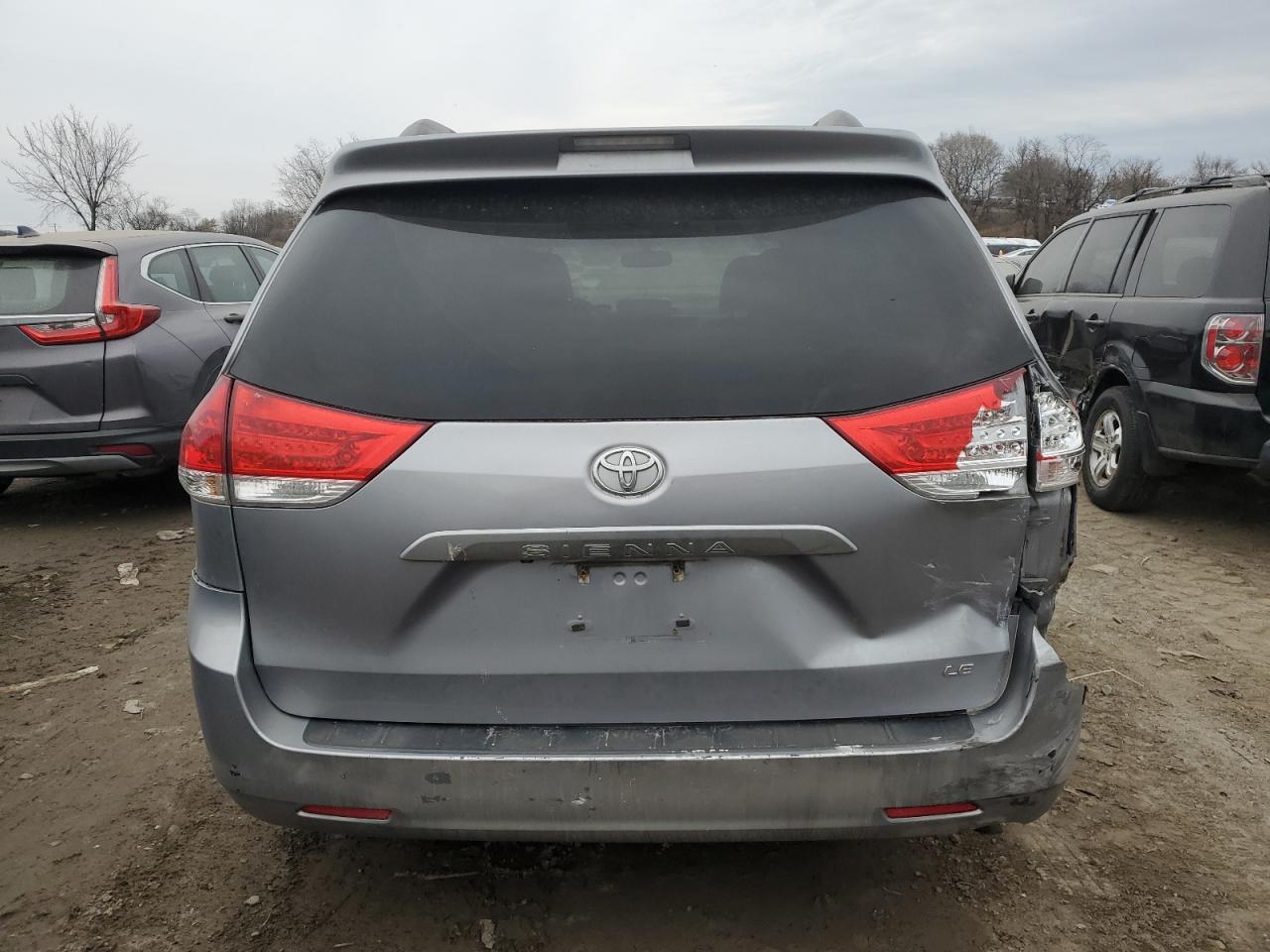 2013 Toyota Sienna - Image 6