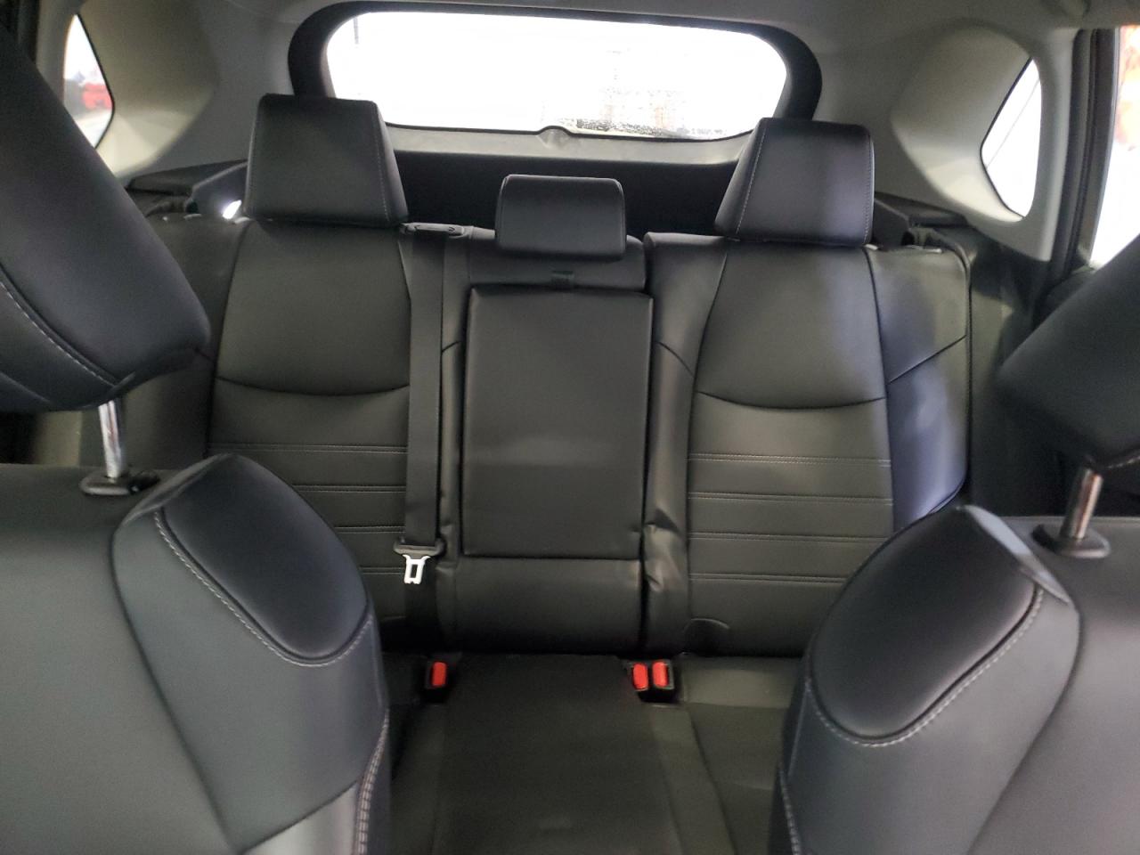 2022 Toyota RAV 4 - Image 10