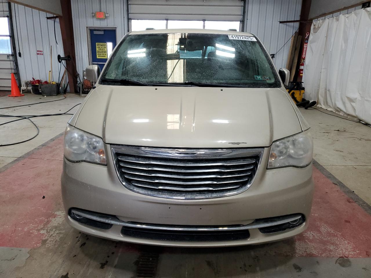 2013 Chrysler Town & Country - Image 5