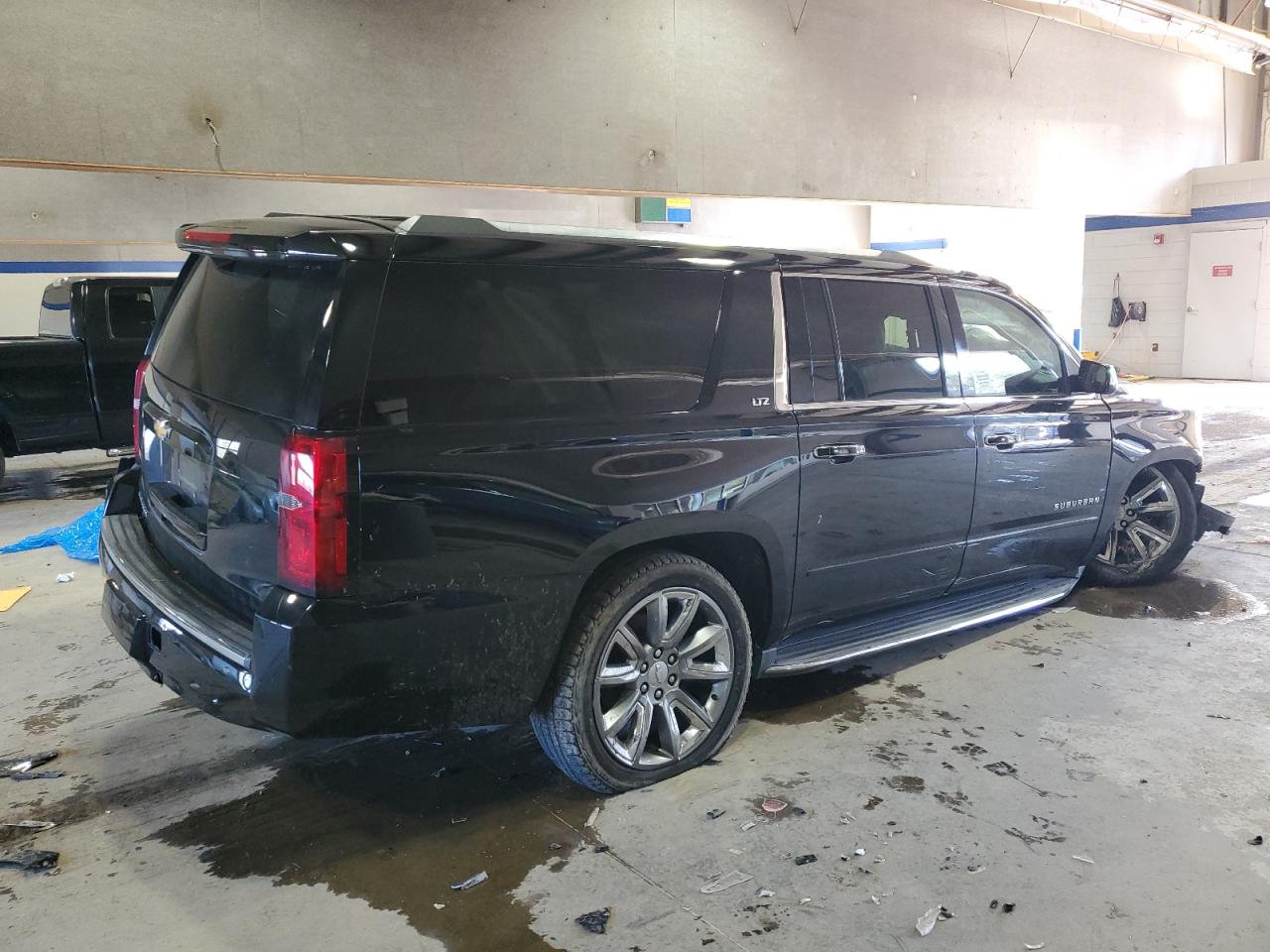 2015 Chevrolet Suburban - Image 3