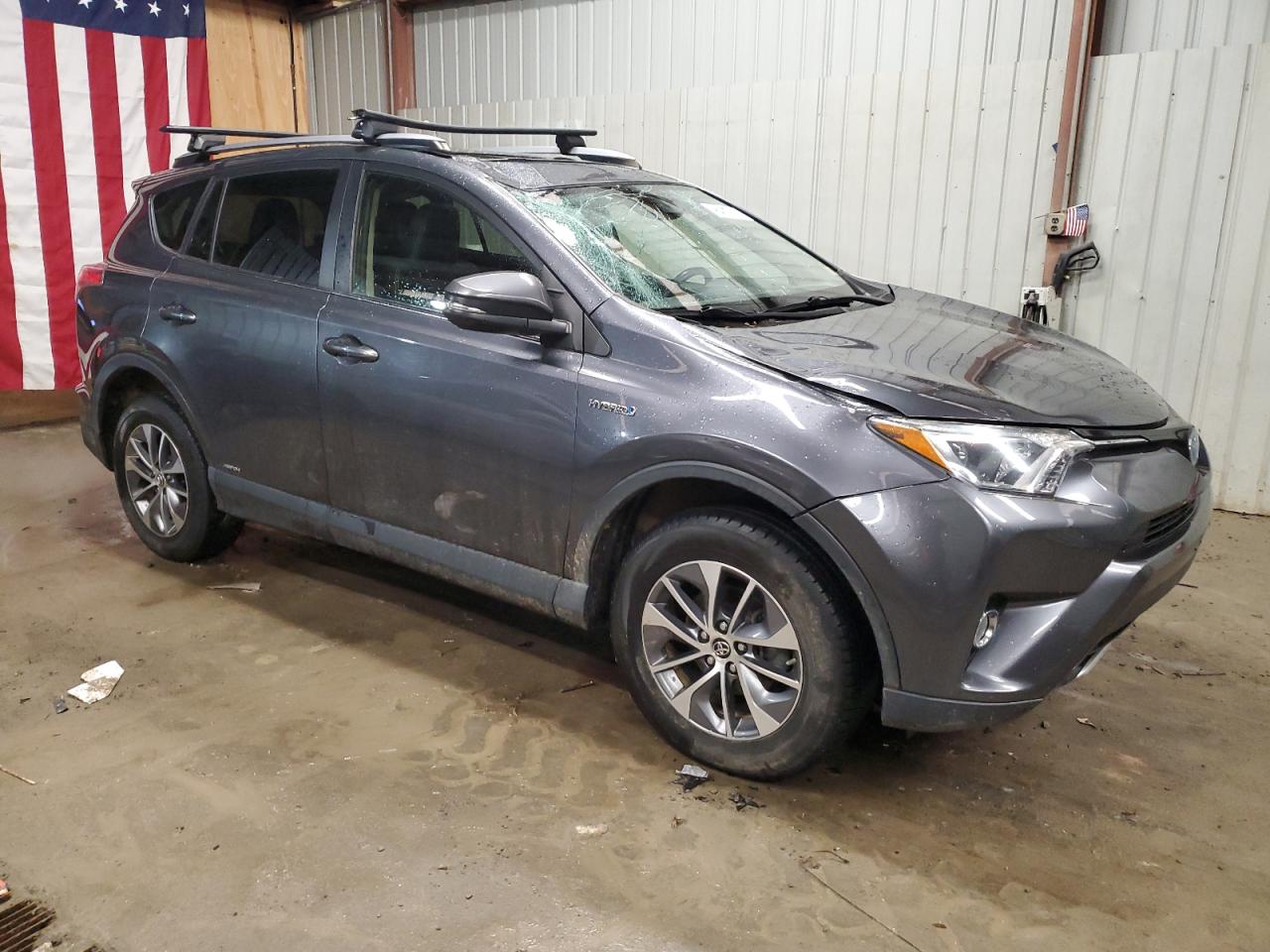 2017 Toyota RAV 4 - Image 4
