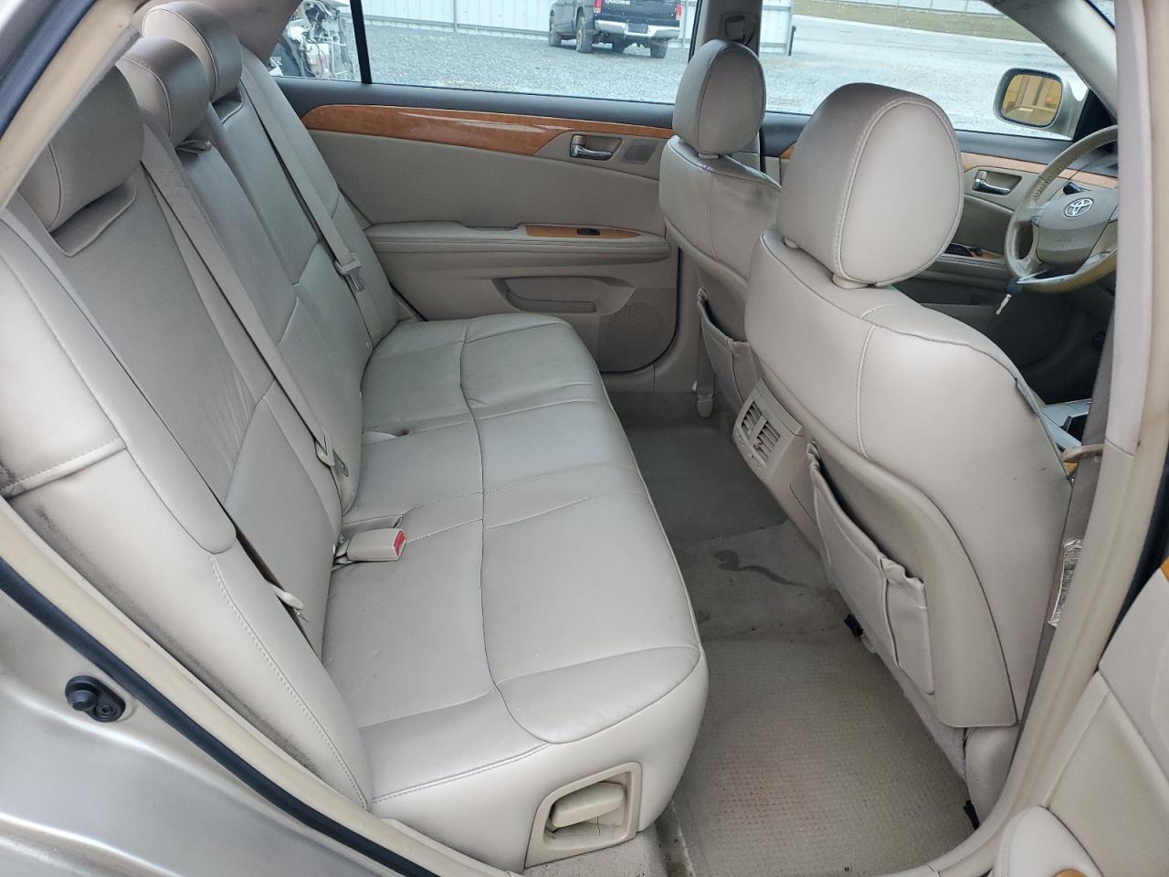 2006 Toyota Avalon - Image 10