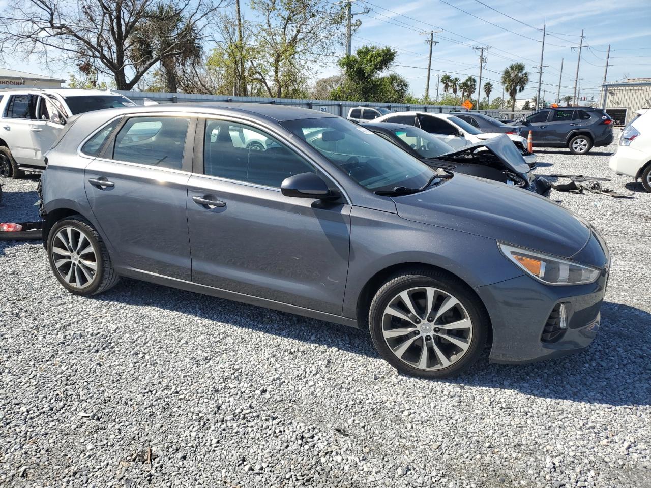 2018 Hyundai Elantra - Image 4