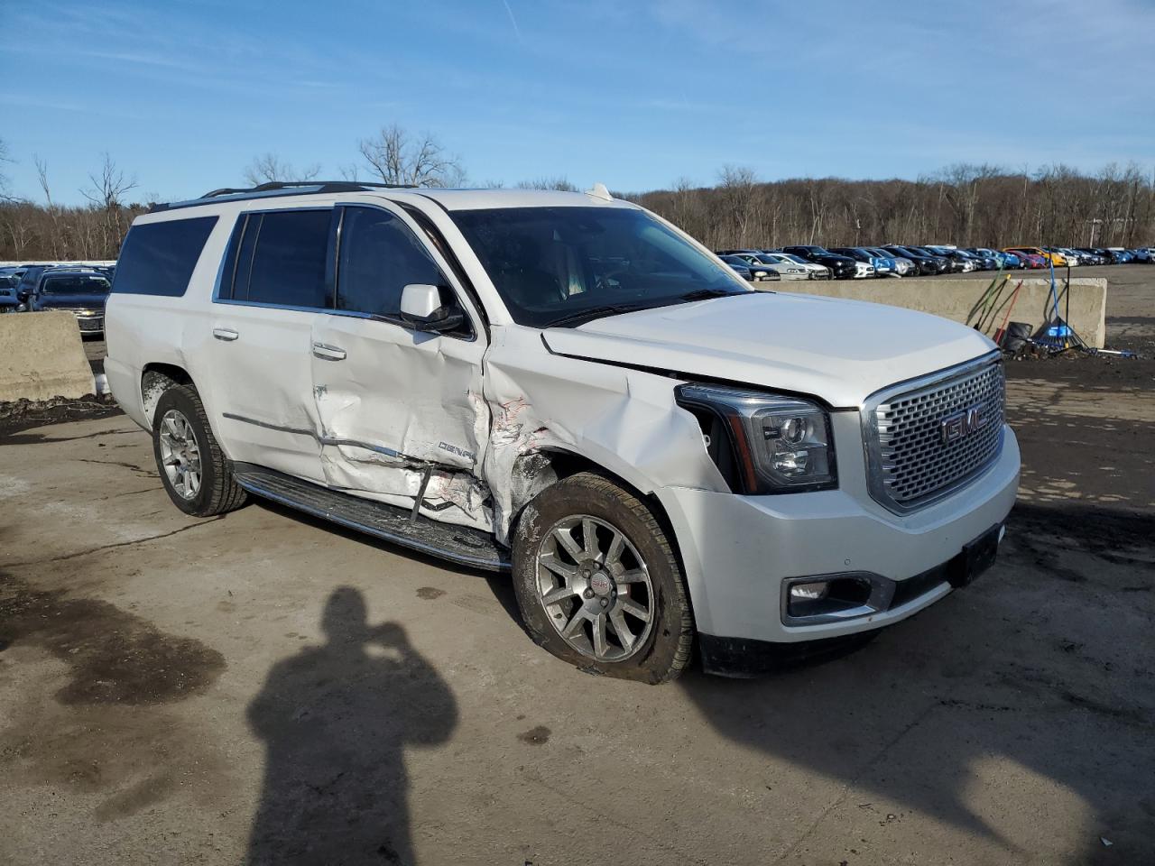 2017 GMC Yukon - Image 4