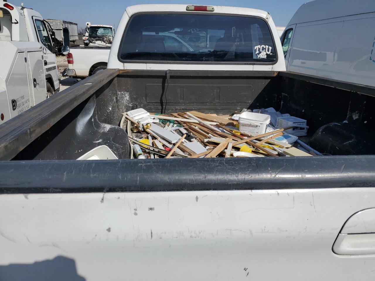 2006 Ford F350 - Image 10