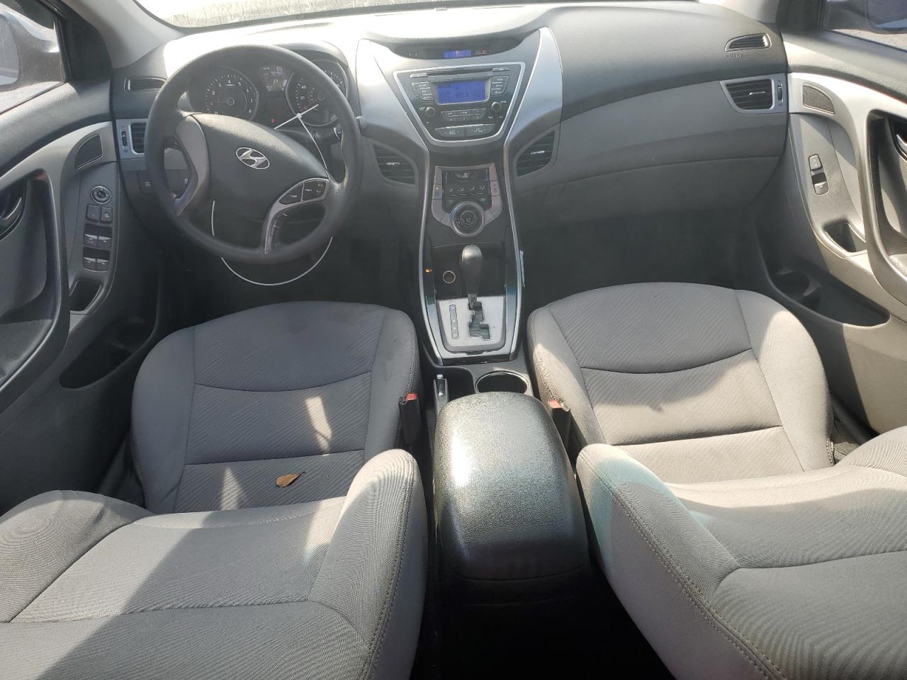 2013 Hyundai Elantra - Image 8