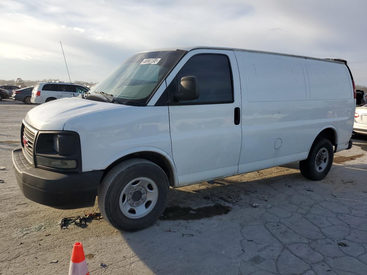 2011 GMC Savana - Image 1
