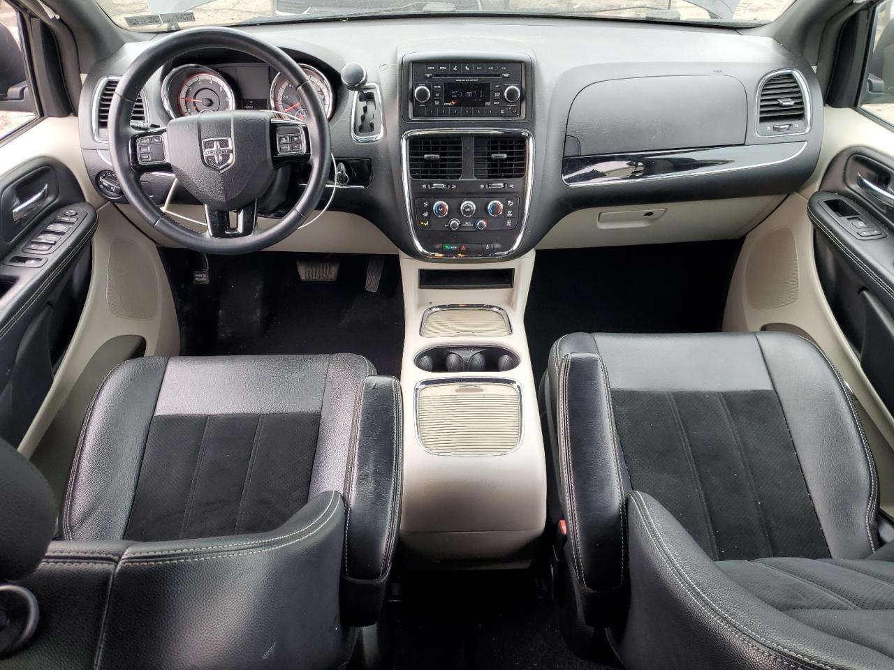 2017 Dodge Caravan - Image 8