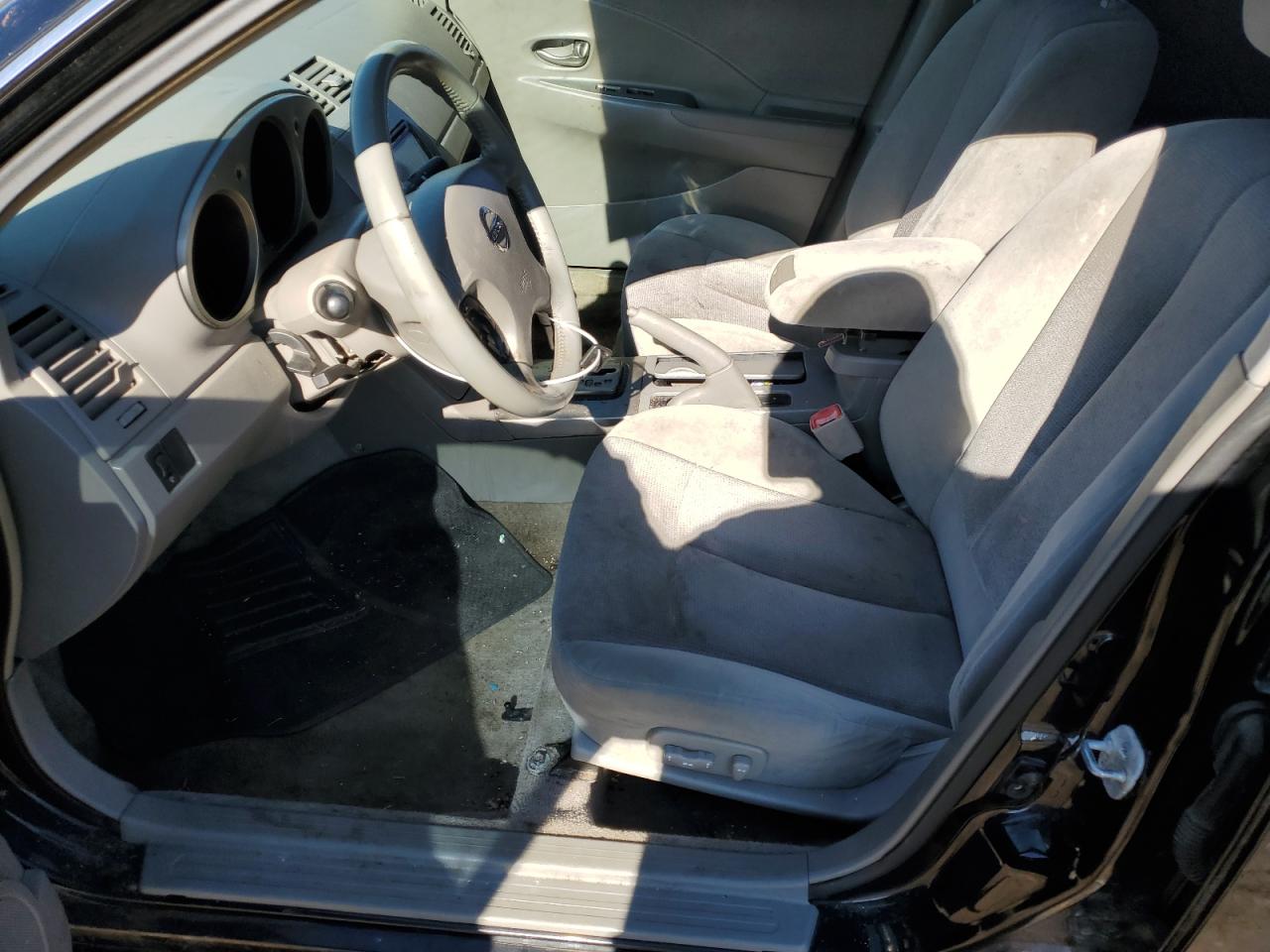 2004 Nissan Altima - Image 7