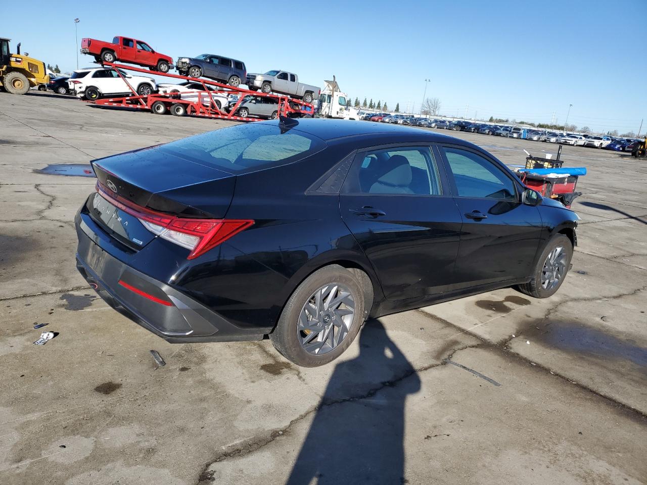 2024 Hyundai Elantra - Image 3