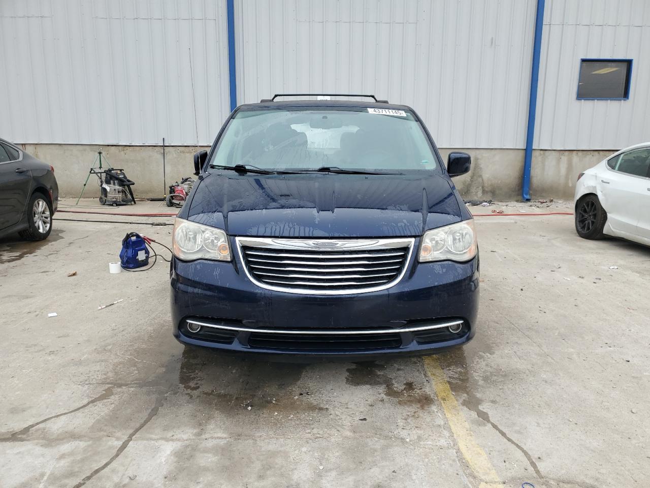 2012 Chrysler Town & Country - Image 5