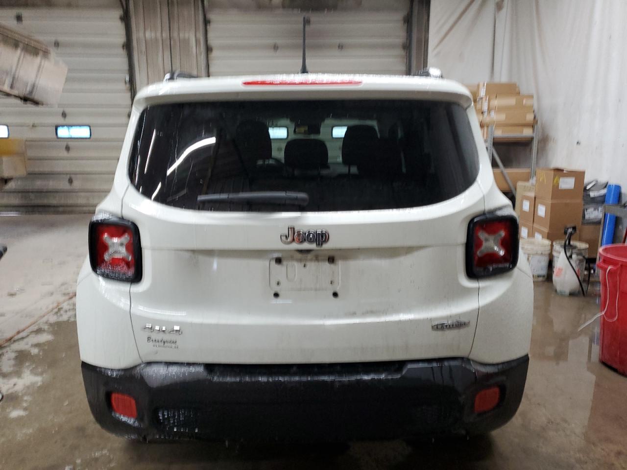 2017 Jeep Renegade - Image 6