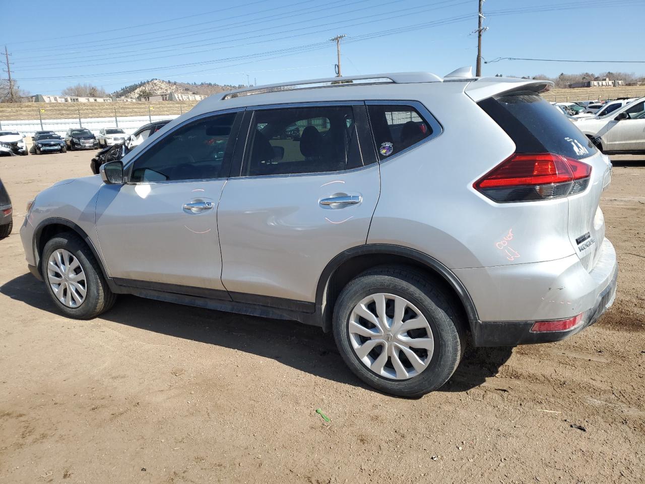 2017 Nissan Rogue - Image 2