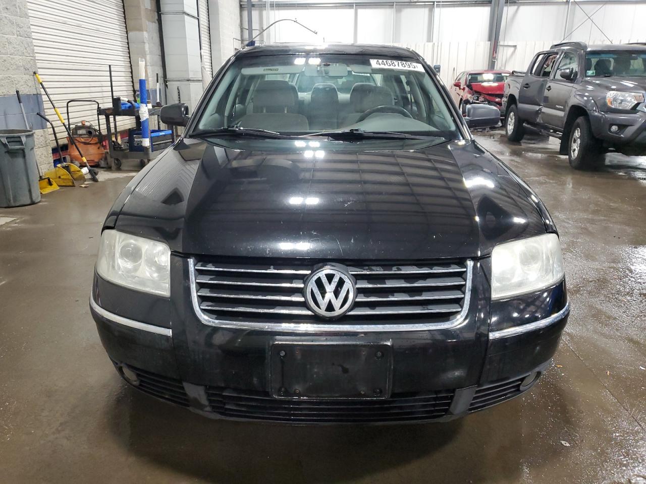 2004 Volkswagen Passat - Image 5