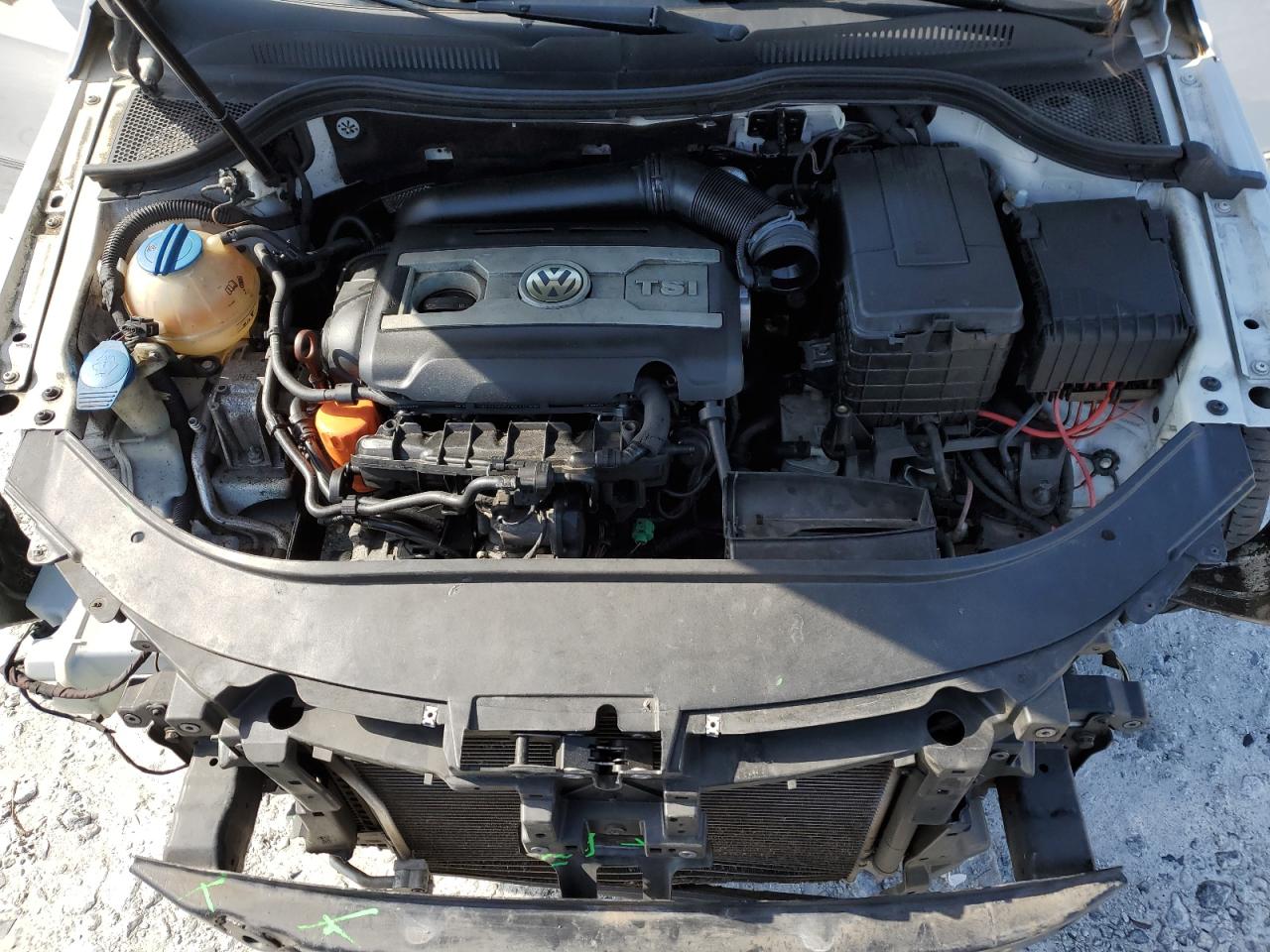 2013 Volkswagen Passat CC - Image 11