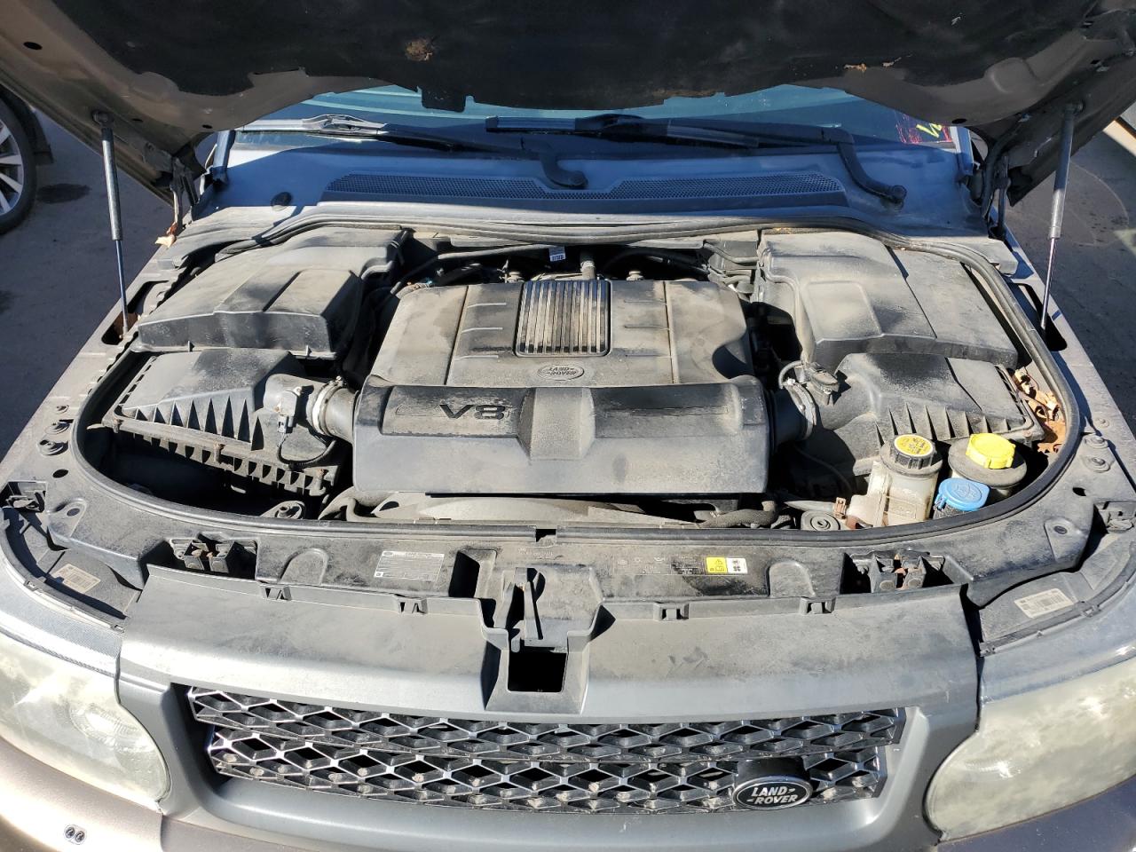 2011 Land Rover Range Rover - Image 12