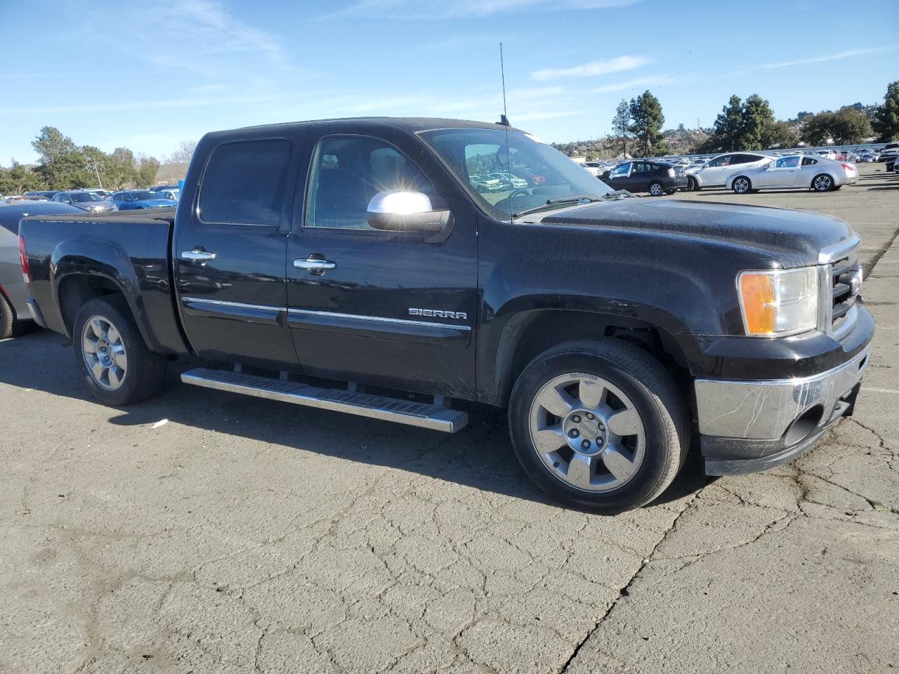 2011 GMC Sierra - Image 4