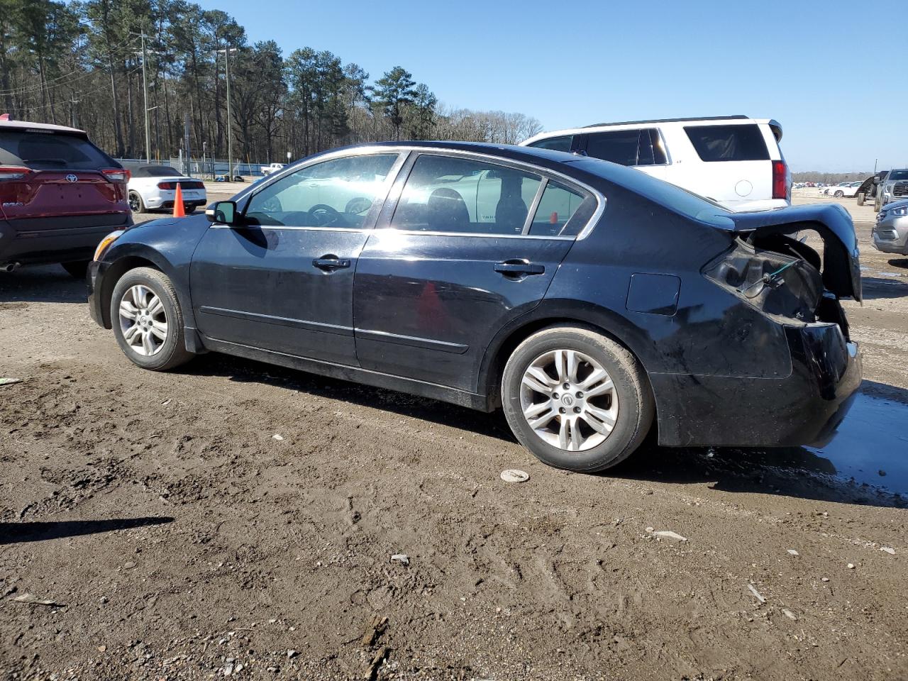 2010 Nissan Altima - Image 2